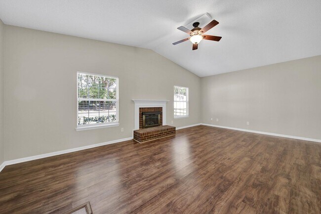 Building Photo - Lovely 4 Bed 2.5 Bath Home in Charlotte!
