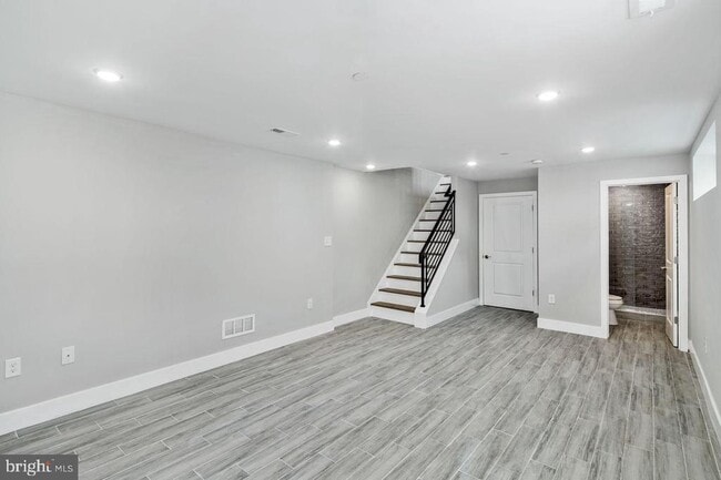 Building Photo - 2348 Mountain St