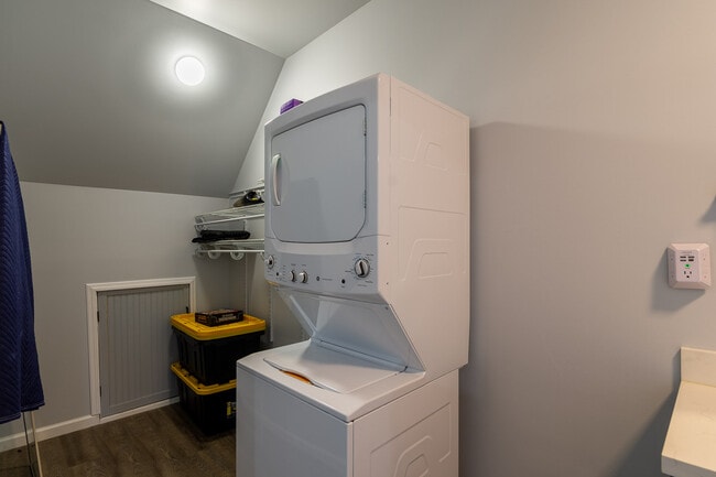 Building Photo - 202 Lagoon Dr