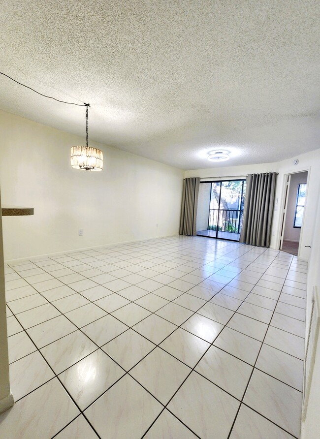 Living room - 15075 Parkside Dr