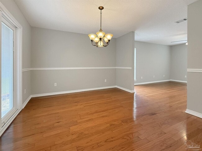 Building Photo - 2121 Pin High Dr