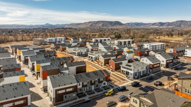 Building Photo - 3BD, 3.5BA Arvada Townhome with Patio and Yard