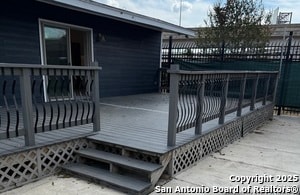 Building Photo - 451 Oak St