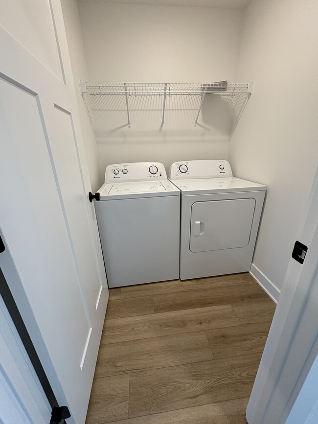 Building Photo - 216 Nw Waverly Dr