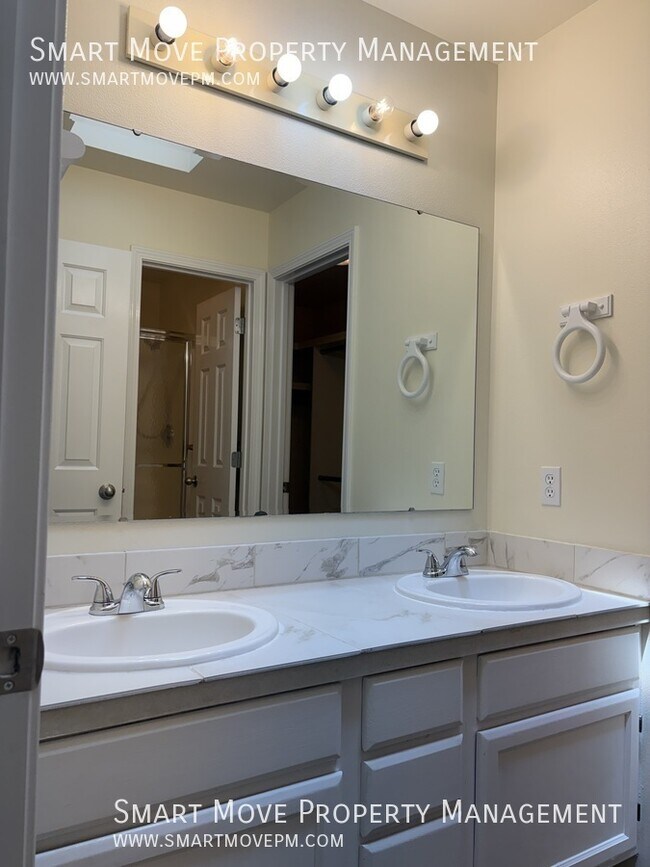 Building Photo - 1241 Ringneck Ct E