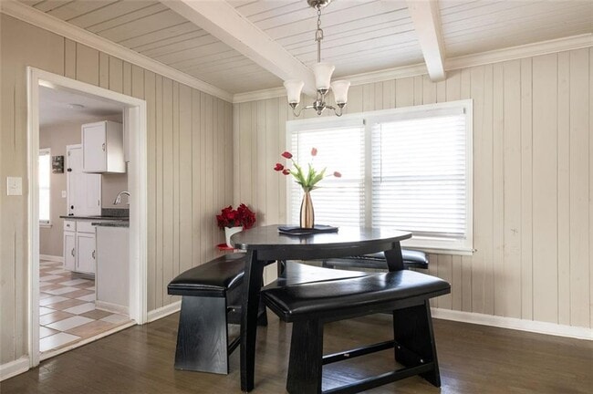 Building Photo - 2551 Headland Dr
