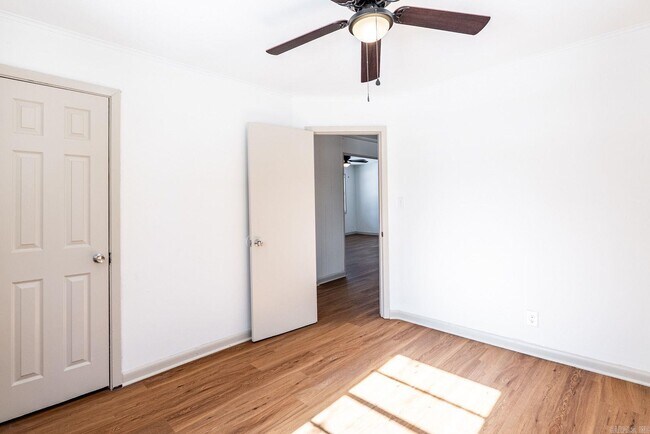 Building Photo - 511 S Grant St