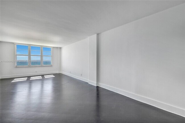 Building Photo - 5151 Collins Ave