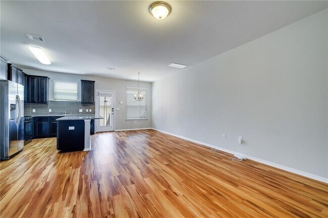 Building Photo - 413 N Heatherwilde Blvd