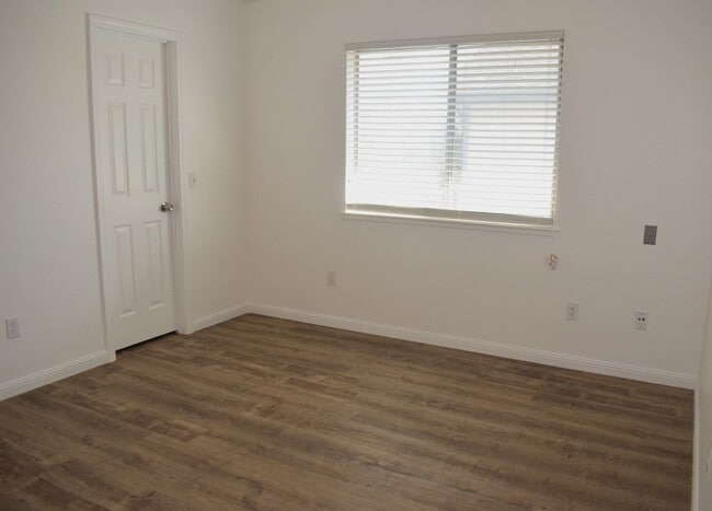 Building Photo - 8165 La Almendra Way