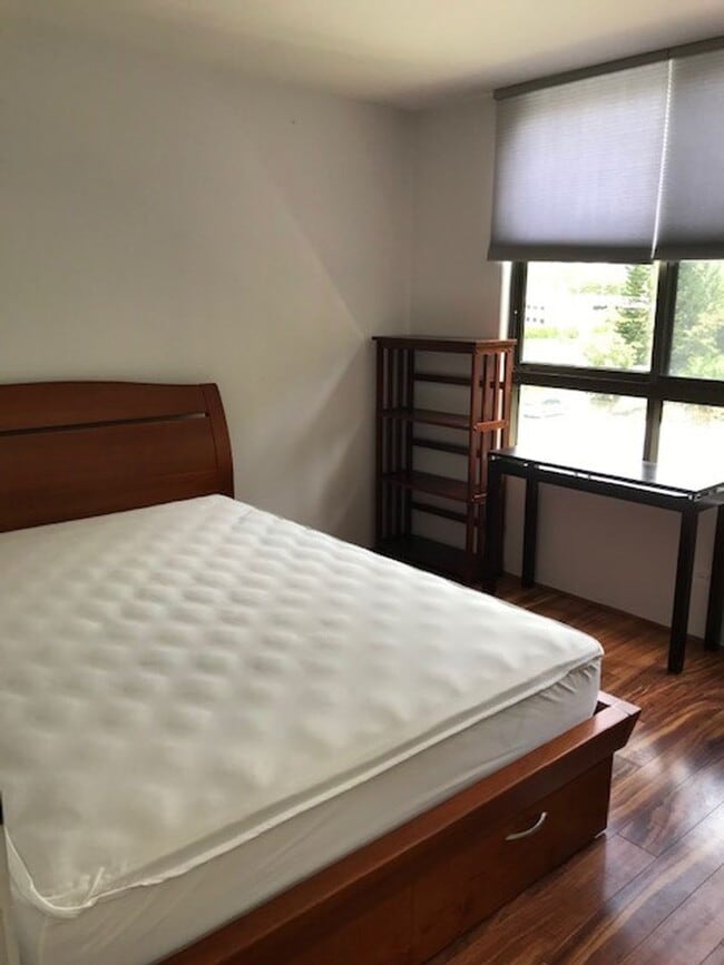 Building Photo - $3,400, Plaza HI Kai Condo, Furnished 2-Be...