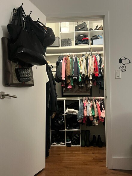 Building Photo - 25 Washington St