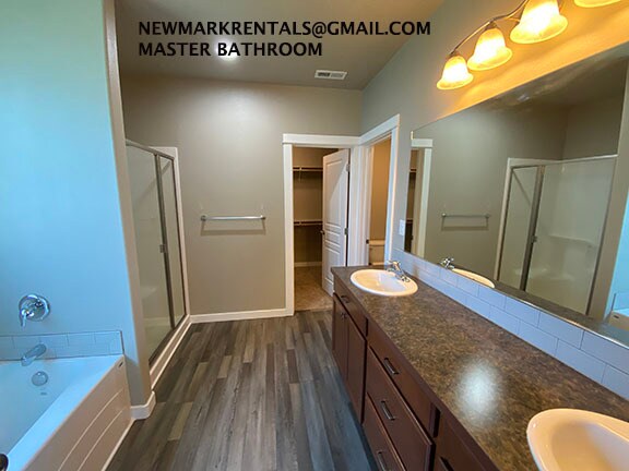 Master Bathroom - 1640 SW Panorama Dr
