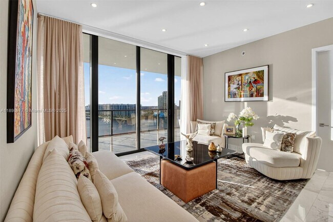 Building Photo - 5000 Island Estates Dr