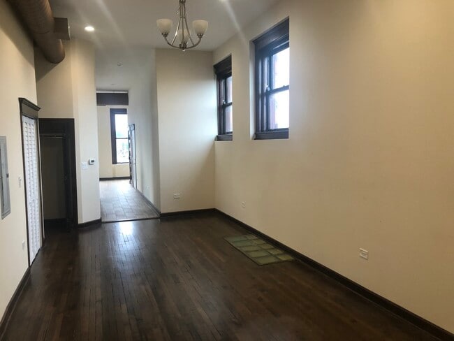 Building Photo - 30 N Broadway