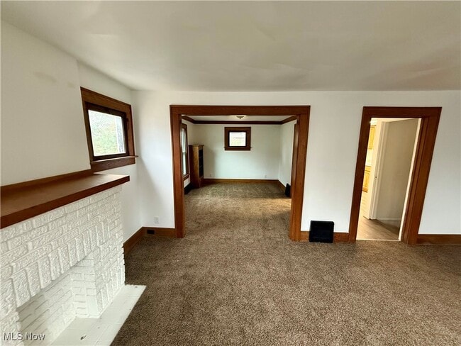 Building Photo - 846 Lee Dr