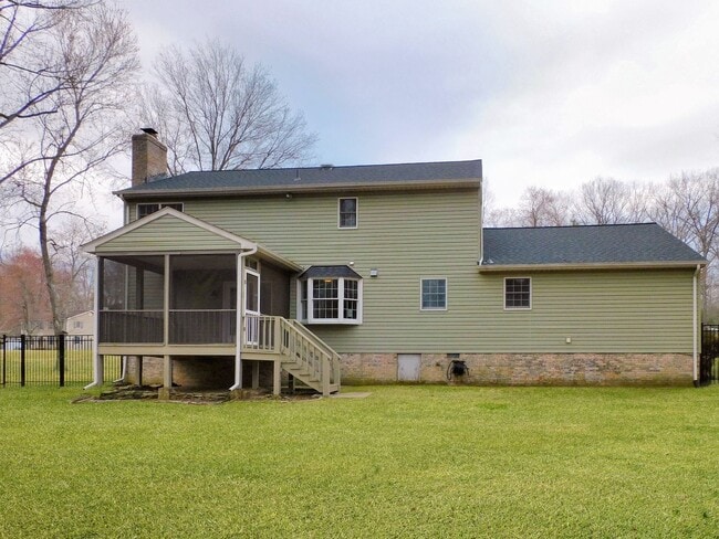 Building Photo - 1332 Redwood Cir