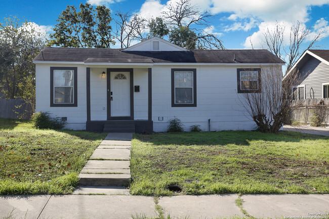 Primary Photo - 734 W Norwood Ct