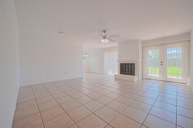 Building Photo - 719 Ramada Dr