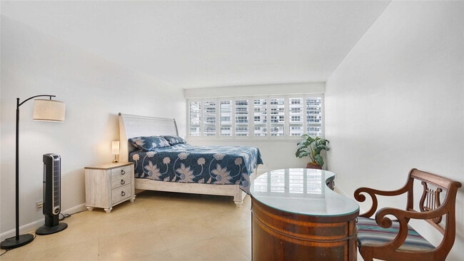 Building Photo - 3430 Galt Ocean Dr