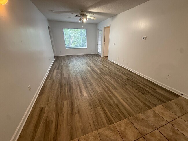 Building Photo - 1521 Graduate Ln