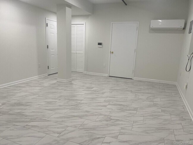 Building Photo - 94 4th Ave