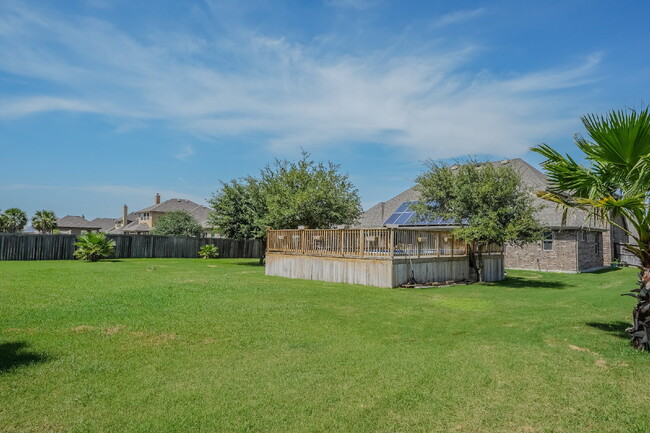 Building Photo - 5919 Dewdrop Ln
