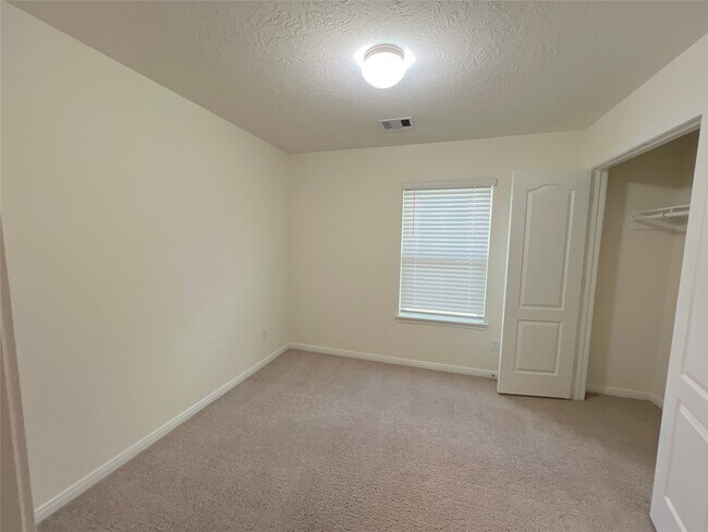 Building Photo - 7111 Escondido Dr