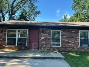 Building Photo - 217 E Adobe St