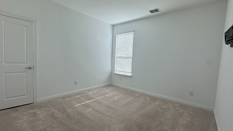 Building Photo - 917 Rosebay Dr