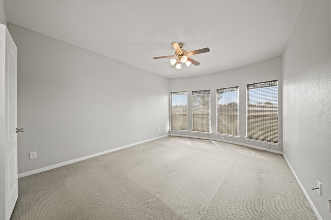 Building Photo - 25959 Ravenside Dr