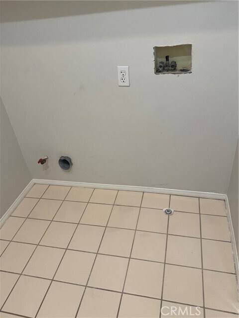 Building Photo - 16252 Fieldcrest Ct