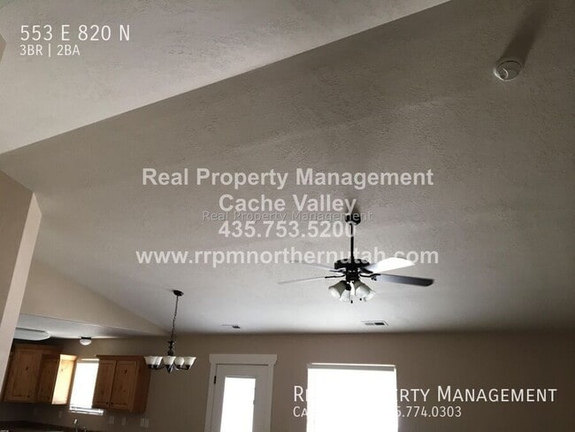 Building Photo - 553 E 820 N