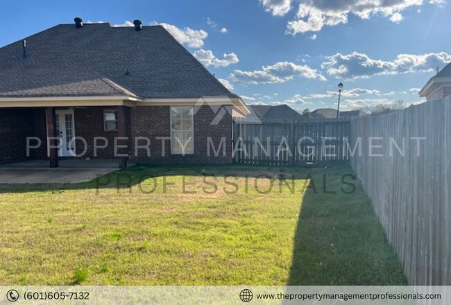 Building Photo - Charming 3BR/2BA Brick Home in Wellington ...