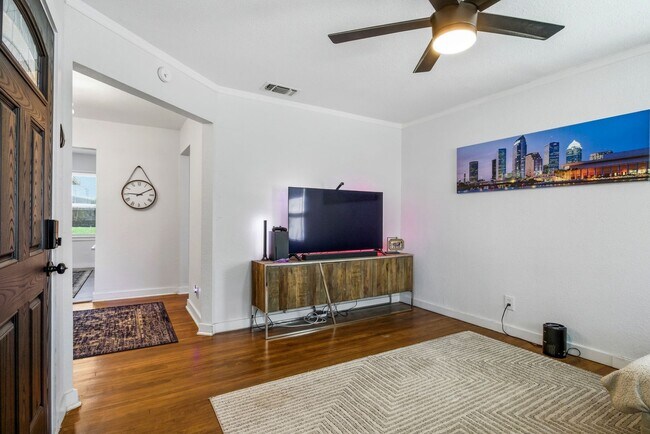 Building Photo - 2837 S Hills Ave