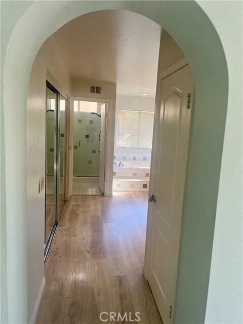 Building Photo - 5018 Evanwood Ave