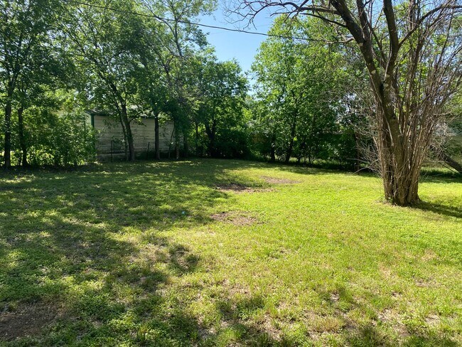 Building Photo - 2 Bedroom/2 Bath University Park Subdivision