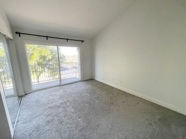 Building Photo - ***$500 off of 1st months rent***Beautiful...