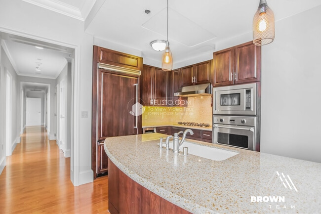 Building Photo - 690 Market St