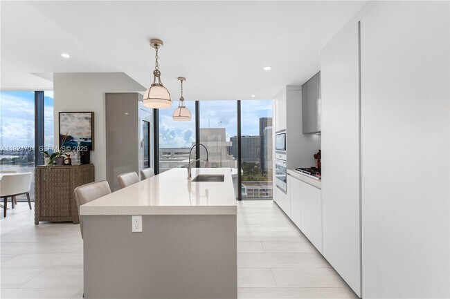 Building Photo - 788 NE 23rd St