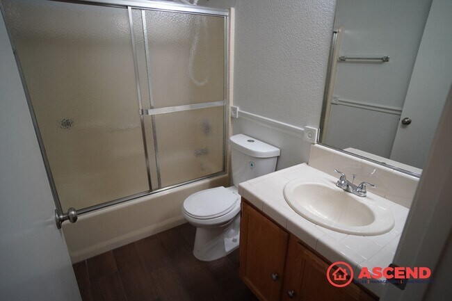 Building Photo - Charming 3-Bedroom Home in the Akers & Berkshire Area!