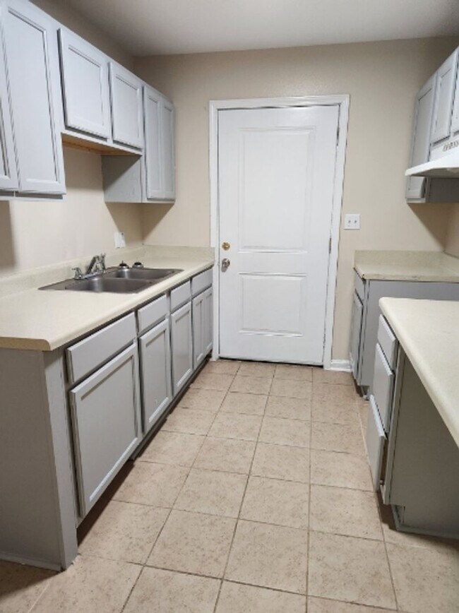 Building Photo - 5315 McClelland Dr