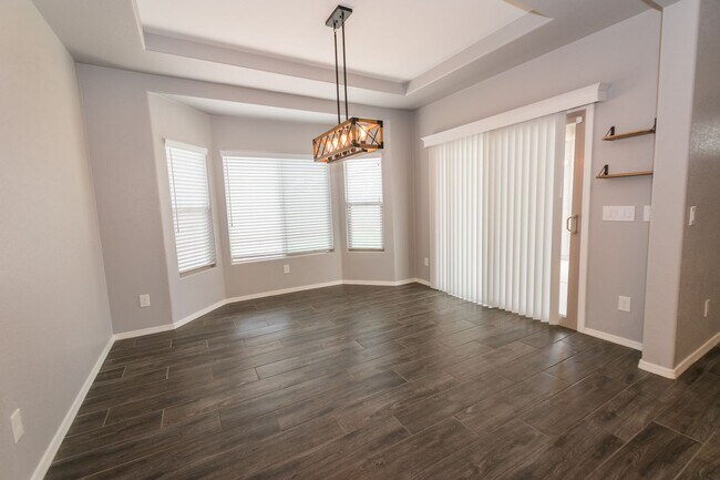 Building Photo - Beautiful 2-Story Home, 5 Bedroom, 3 Full ...