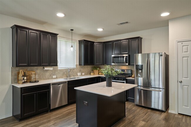 Building Photo - 2214 Timberland Country Ct