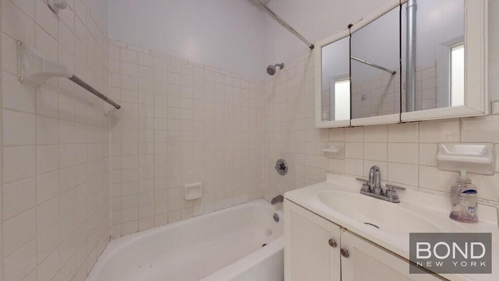 Building Photo - 228 E 36th St