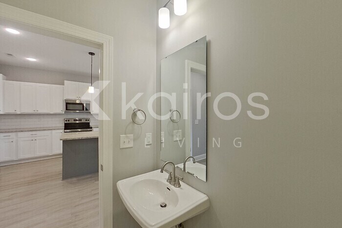 Building Photo - 3709 Oak Leaf Wy