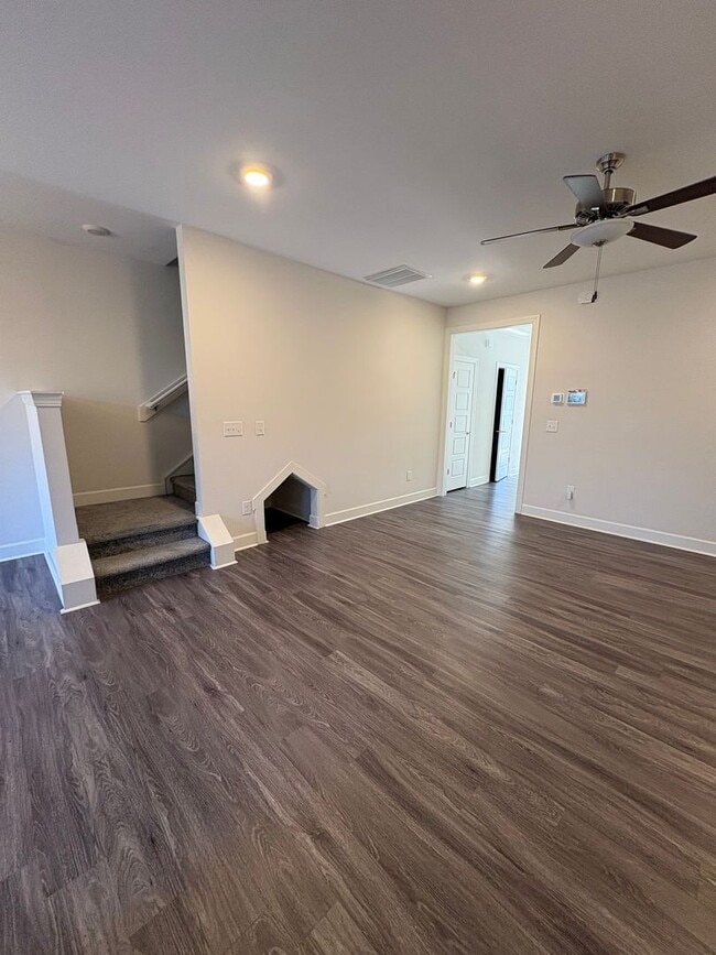 Building Photo - 3 Bedroom 2.5 Bath Townhome is the Madison Park area!!! $250 off the 1st Full Month's Rent!!!