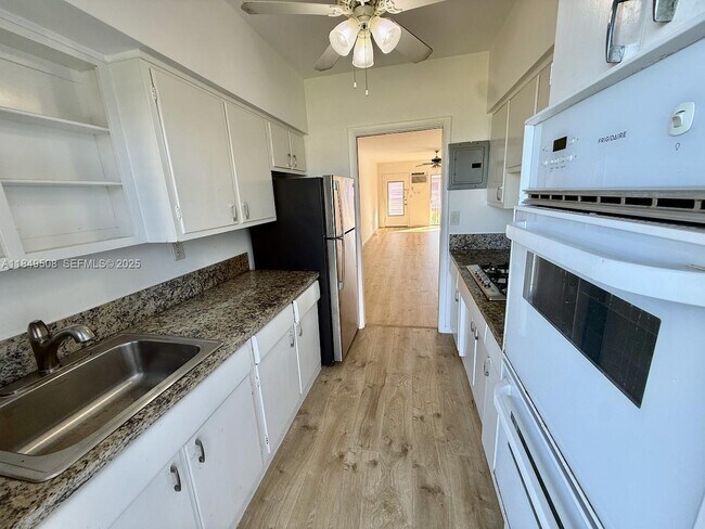 Building Photo - 7921 East Dr