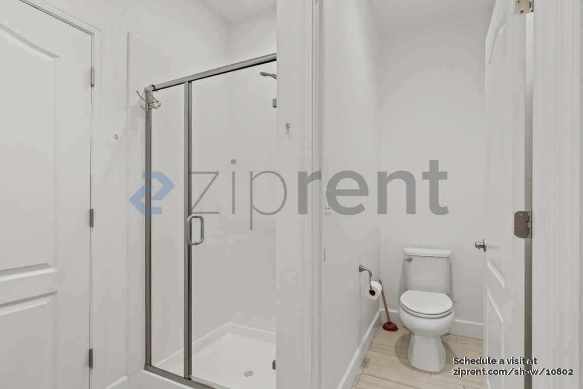 Building Photo - 5533 Great Oaks Pky