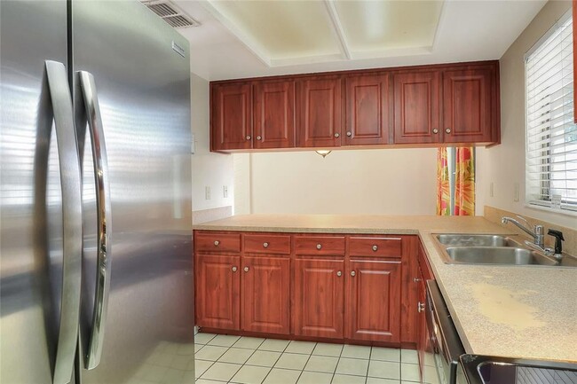 Building Photo - 3988 Oak Loop